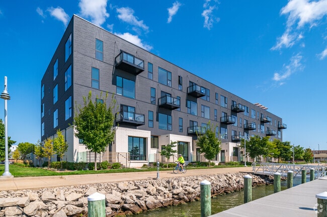 Waterfront Exterior - Mackson Corners Waterfront Rental