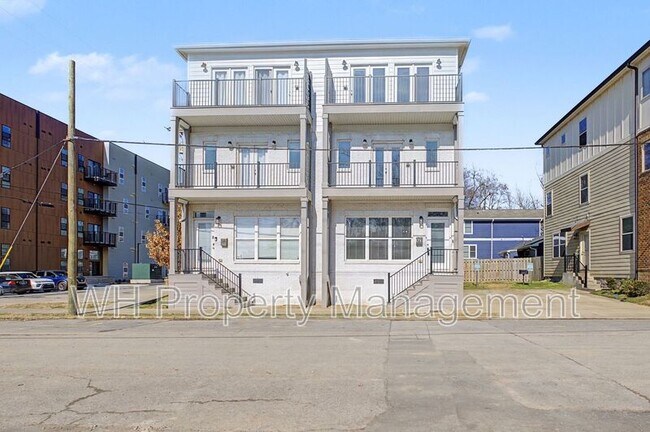 Photo - 123 Berry St