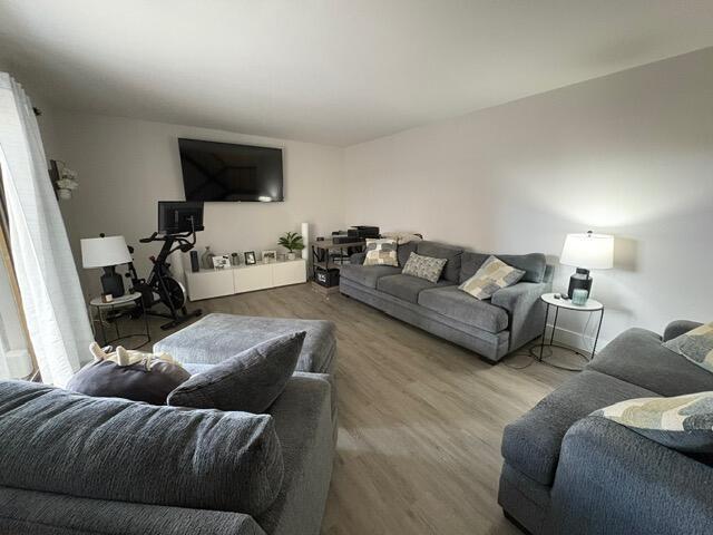 Photo - 303 Arabian Rd