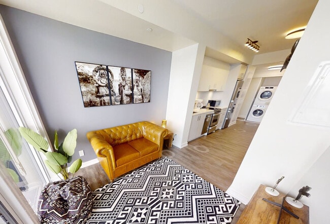 Building Photo - 7 Grosvenor St Unit SI FL1-ID1531670P
