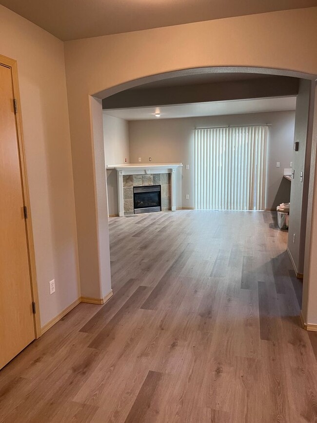 Building Photo - Beautiful 3 Bedroom home in Puyallup