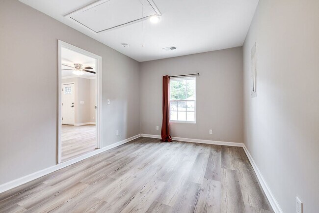 Photo - Freshly Painted 4 Bed Home on Huge Lot wit...