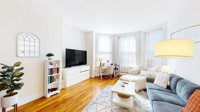 Building Photo - 289 Beacon St Unit 6