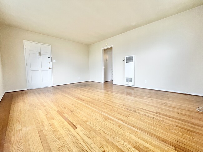 Photo - 8262 Blackburn Ave