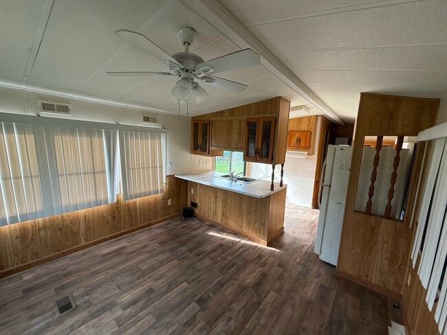 Photo - 4115 Aurora Rd