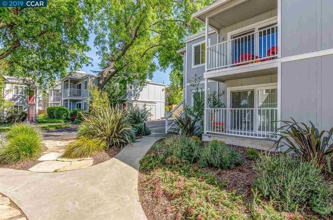 Building Photo - 1578 Sunnyvale Ave Unit 44