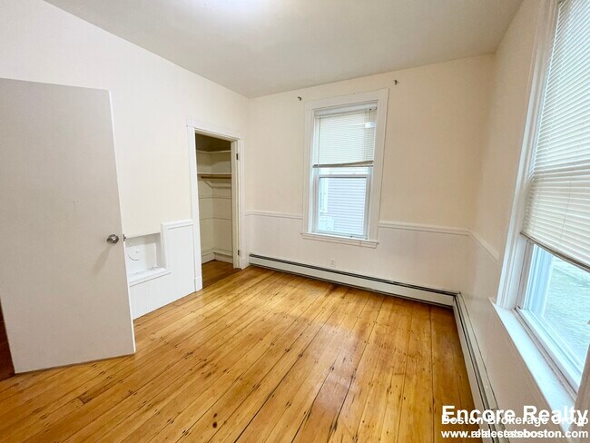 Photo - 1 Folsom Ave Unidad 1