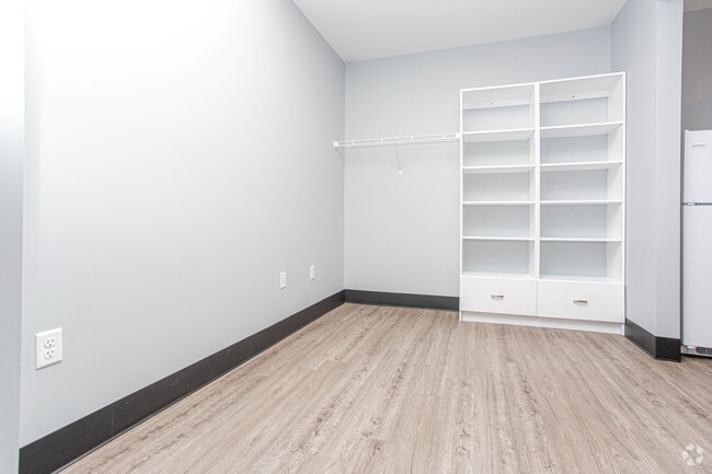 Studio, 1BA - 476 - Living Space