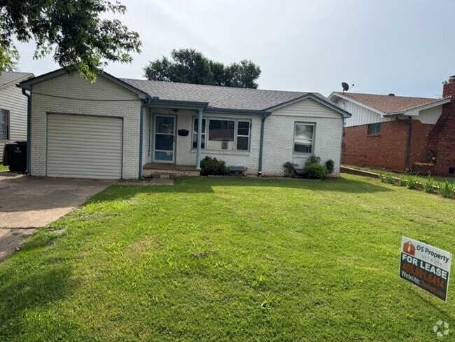 Building Photo - 3 bed 1 bath in Chickasha! Cute, clean and... Rental