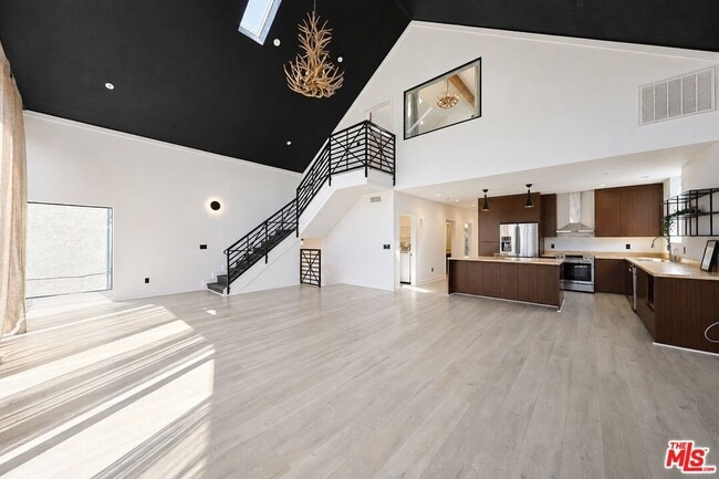 Photo - 2230 Glendale Blvd