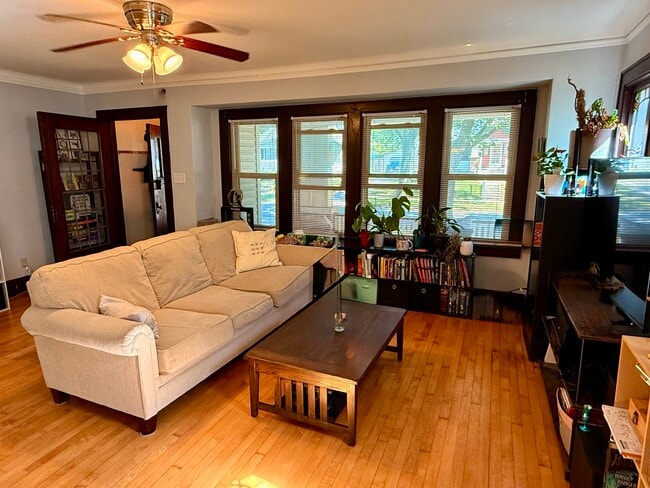 Building Photo - 541 N 62nd St Unit Lower