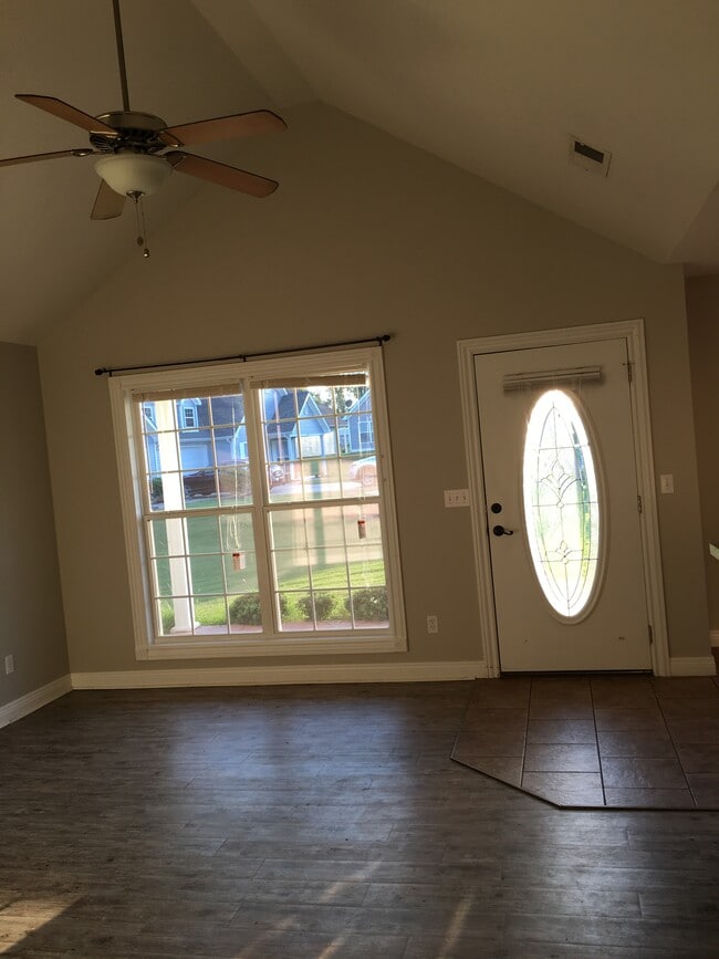 209 Streamview Lane E Townhome Townhome Rental in Bardstown KY