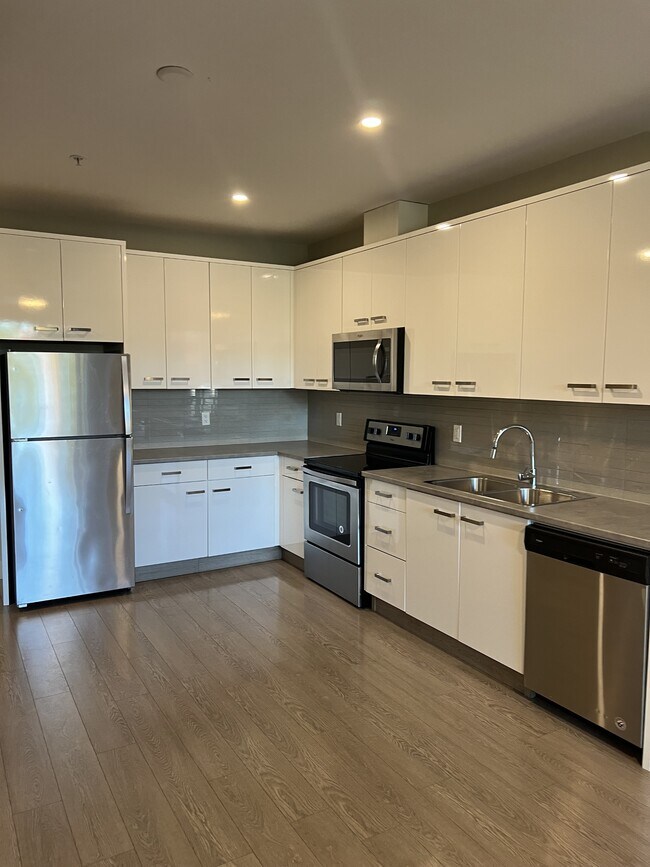 Photo - 45513-45513 Market Way