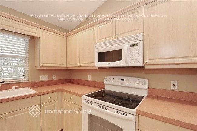 Photo - 5915 32nd St E