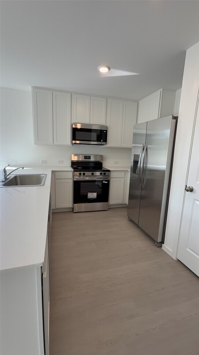 Photo - 327 Parkin Ct