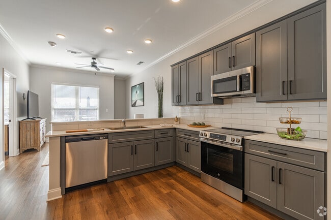 1BR, 1BA - 838SF - Kitchen