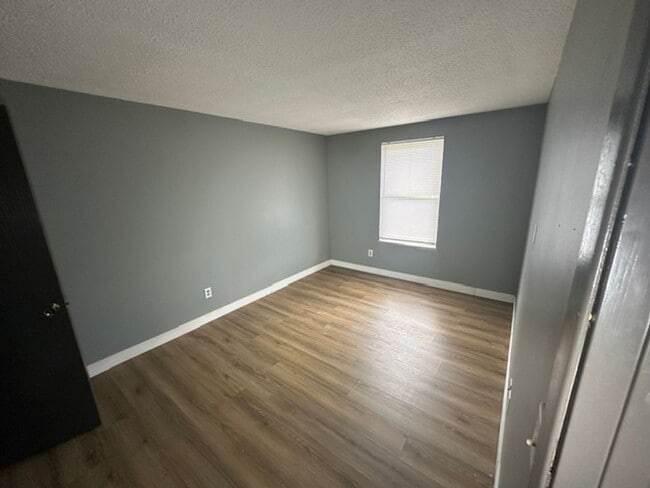 Building Photo - Section 8 Vouchers accepted for 1 Bedroom ... Rental