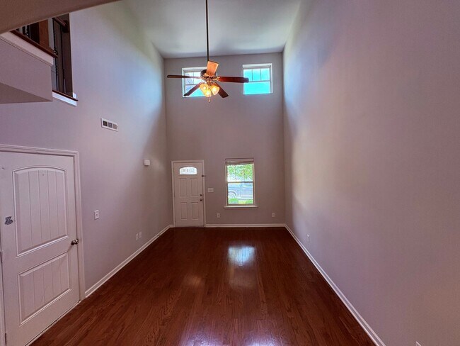 Photo - Stunning Stratford Park Townhome