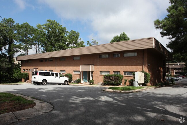Esquire Apartments - Esquire Apartments