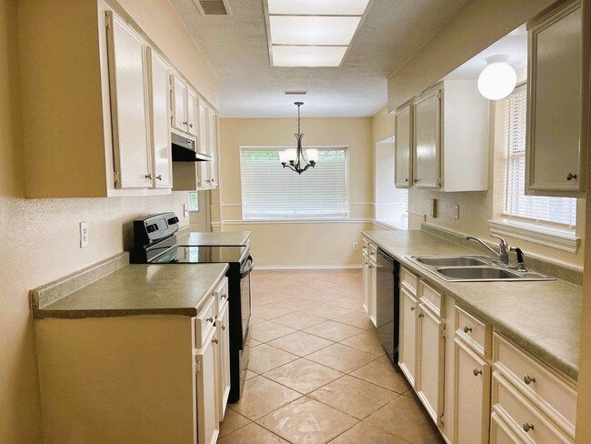 Photo - 5615 Lynngate Dr
