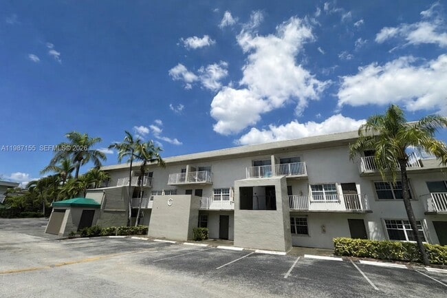 Building Photo - 7510 SW 152nd Ave Unit C201