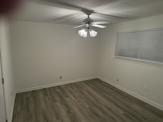 Photo - 6484 Park Manor Dr Unidad B