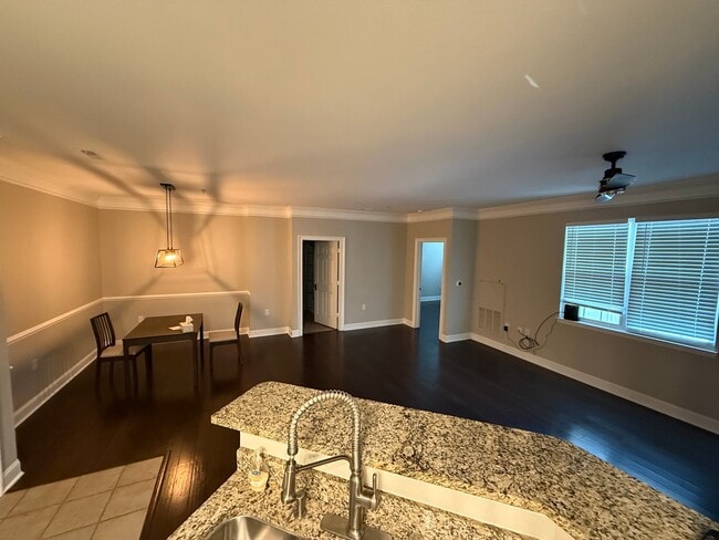 1421 Cambridge Lakes Dr