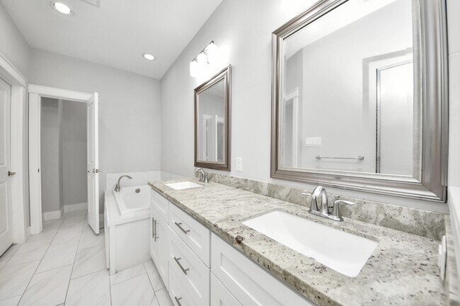 Photo - 1805 Napa Creek Ln