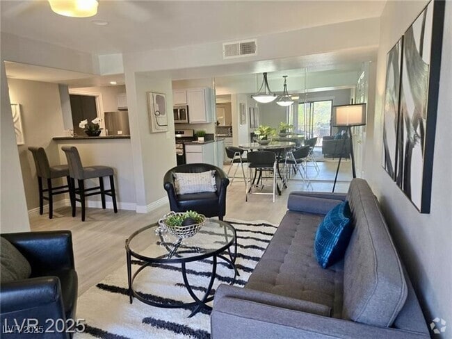 Building Photo - 950 Seven Hills Dr Unit 2313 Rental
