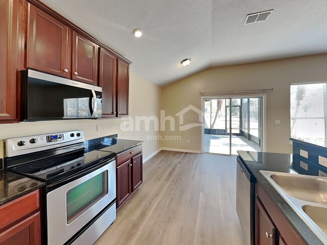 Photo - 612 Birchbark Trl