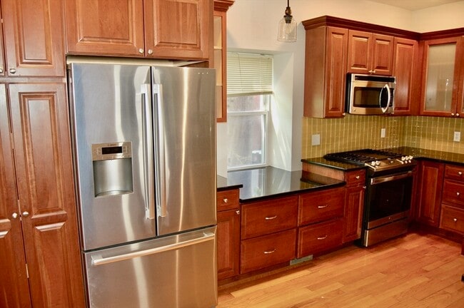 Photo - 16 Kent Square Unit 1