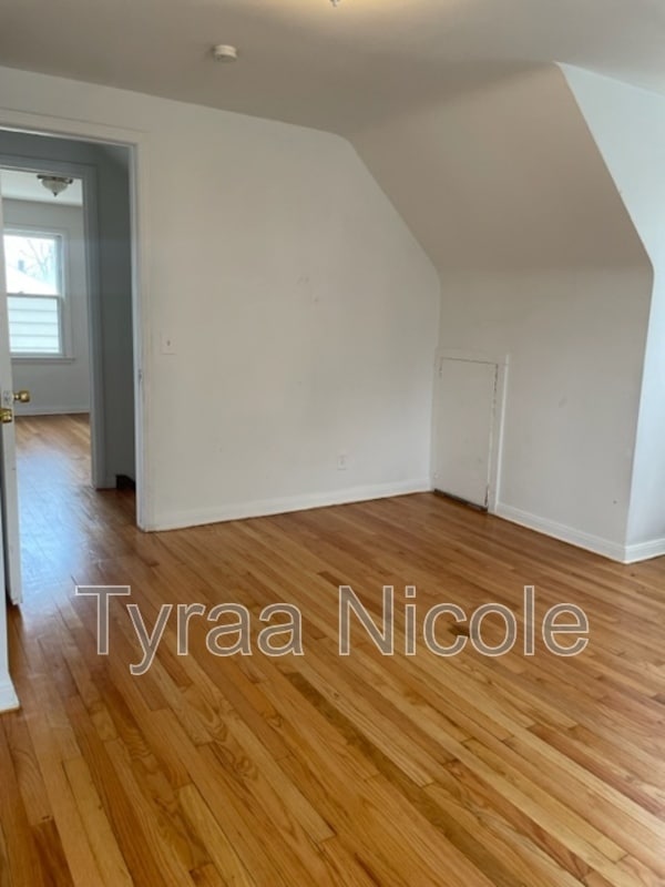 Photo - 19365 Kingsville St