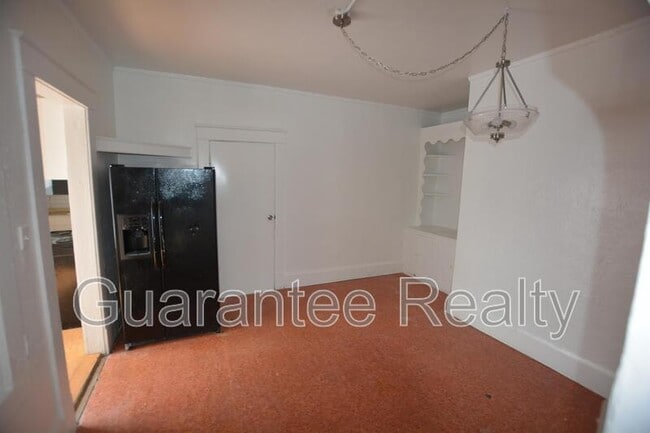 Photo - 811 E Main St