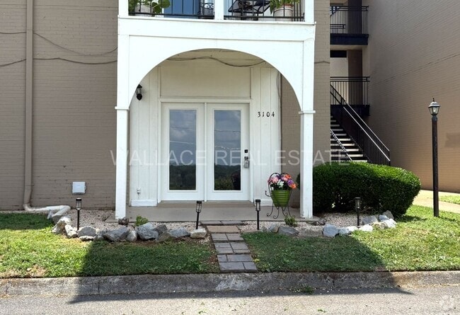 Building Photo - BEAUTIFUL, UPDATED 2 BEDROOM CONDO IN CHER...
