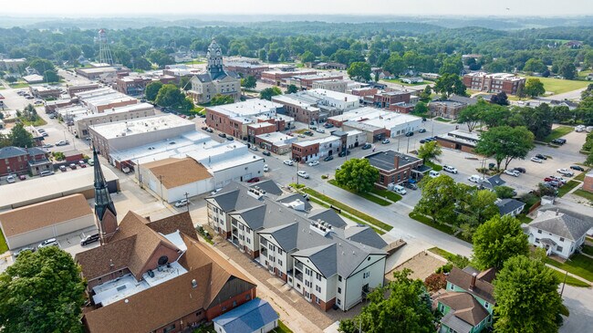 Photo - 209 W Jefferson St