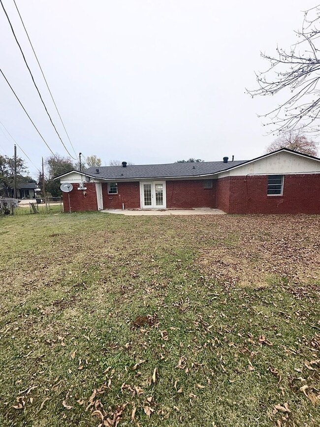 Photo - 3012 Gaines St