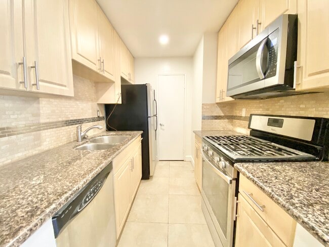 Photo - Burton Way Apartments