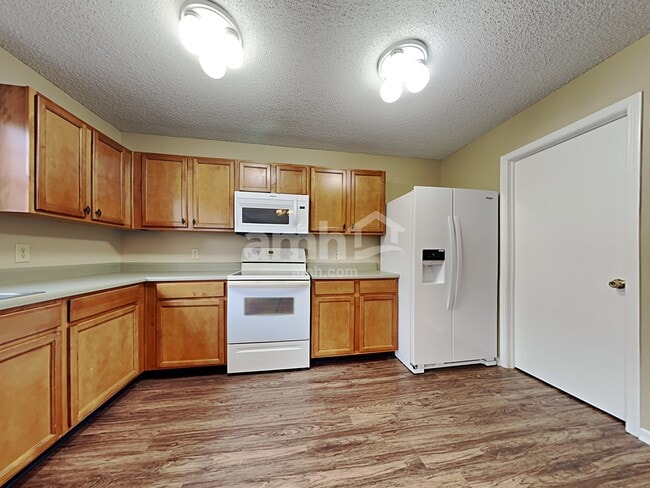 Photo - 786 Hickory Pine Dr