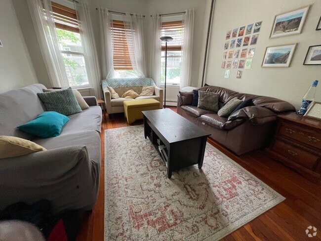 Building Photo - 23 Forest Hills St Unit 1 Rental