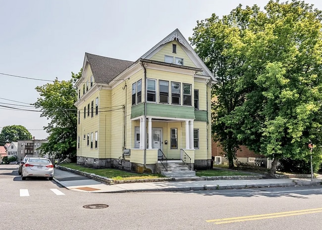 Photo - 165 University Ave