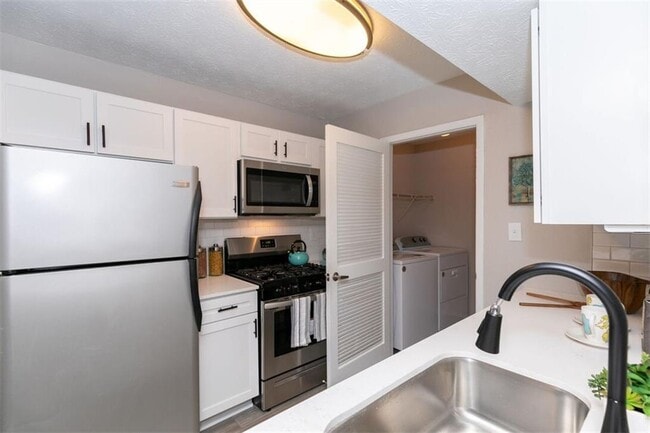 Building Photo - 820 Canton Rd NE Unit 01-210