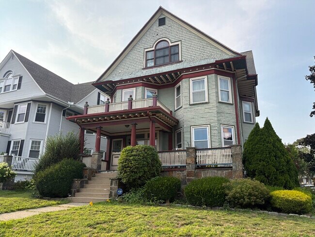 Building Photo - 977 South St Unit 1
