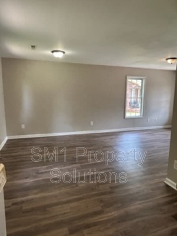 Photo - 127 Thomas St