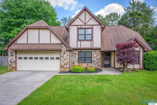 Building Photo - 1808 NW Hollytree Dr