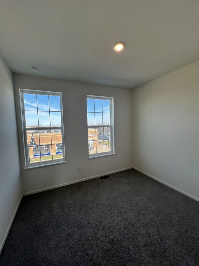 2925 Showplace Dr