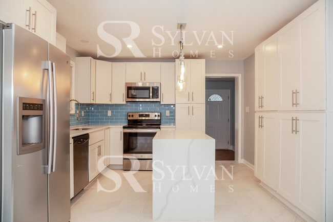 Photo - Lease today! No extra charge for contentment and relaxation!