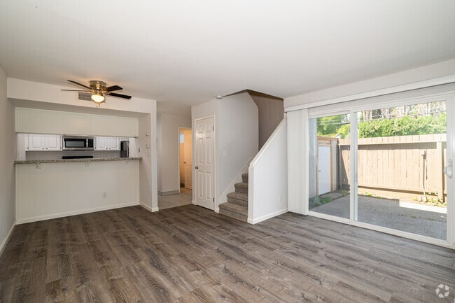2BR, 1.5BA - 875SF