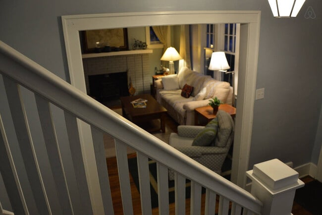 Photo - 206 Lakewood St