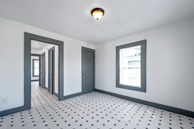 Photo - 2526 Campbell St