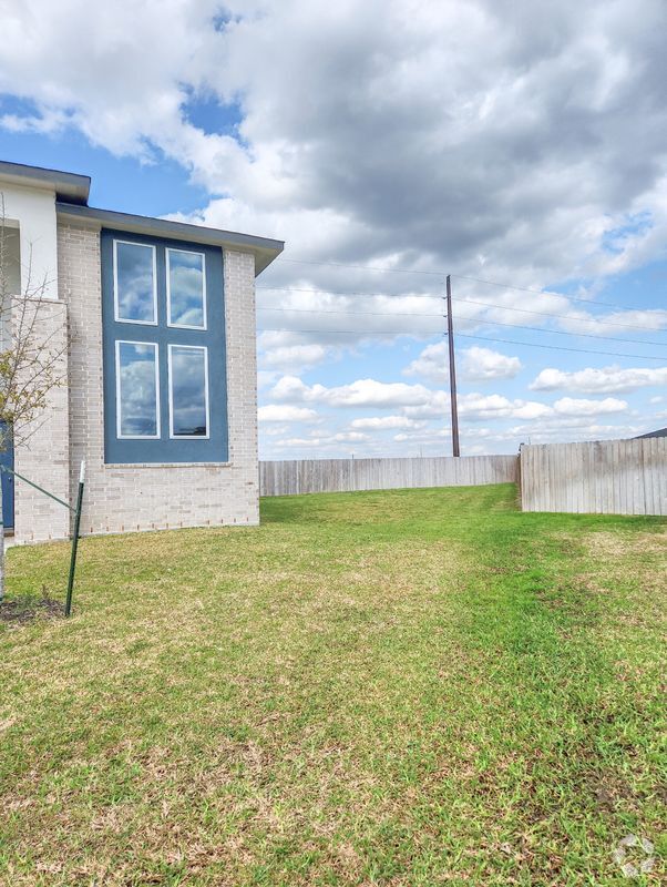 Building Photo - 7219 Sunbreeze Ln Rental